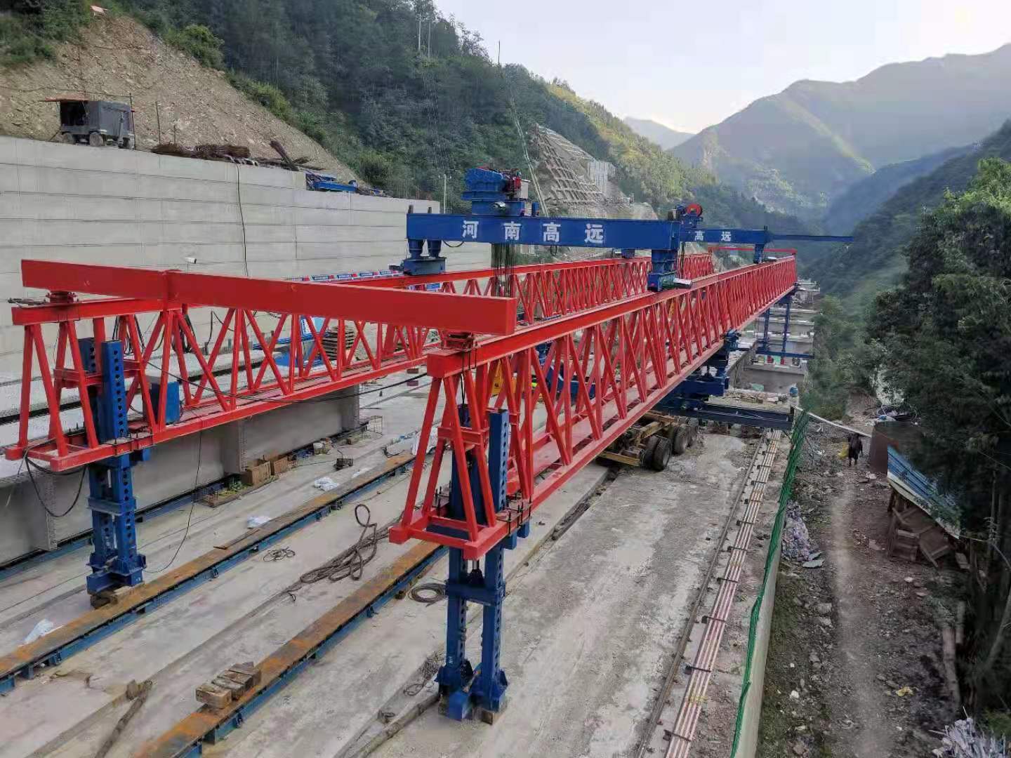 我們廠家對于JQJ30T-120M架橋機的技術要求推薦，仔細觀察它的特點使用的時候也會很方便